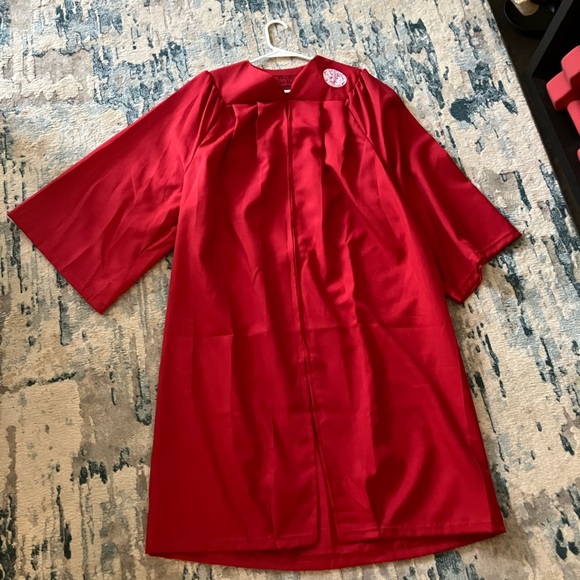 Red NC State Grad Gown. Fits size 5’3 to 5’5. In mint condition - Picture 3 of 3